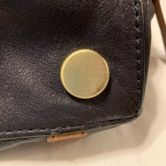Fossil Leather Shoulder Bag - Picture 11 of 13